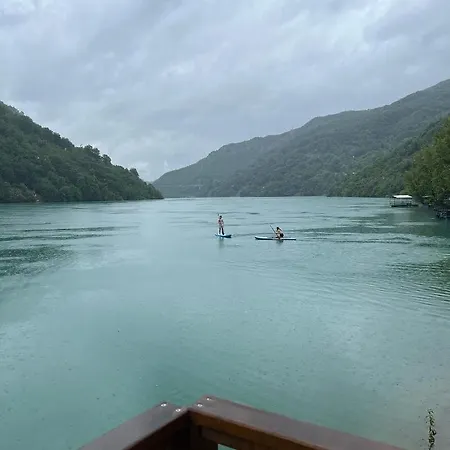 Glamping Bagrem Campo de lujo Jablanica