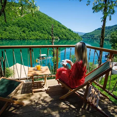 Luxe tent Glamping Bagrem