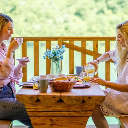 Glamping Bagrem Campo de lujo Jablanica